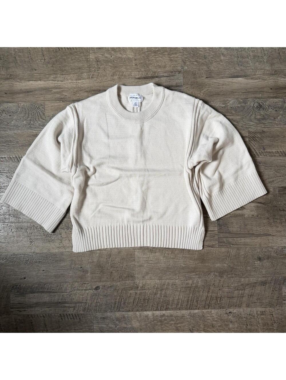 Boxy Fit 3/4 Wide Sleeved Knit Sweater Three Quarter Light Cream Size Small NWOT